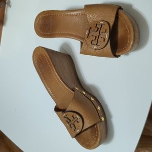 Tory Burch size 8 1/2  color brown